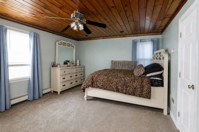 260 Shag Bark Rd, Taunton, MA 02780