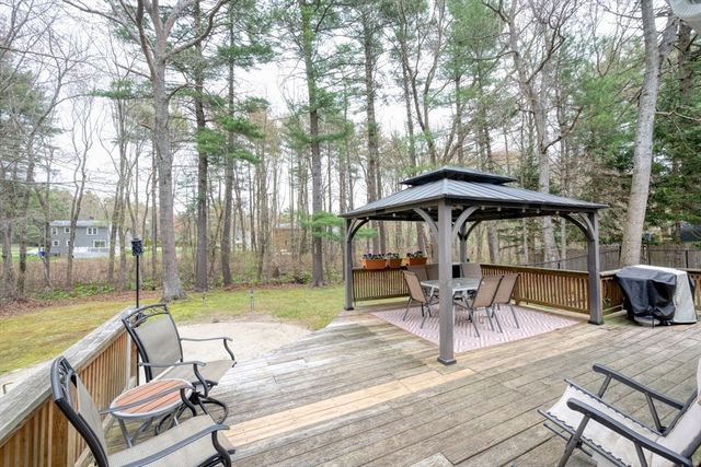 260 Shag Bark Rd, Taunton, MA 02780