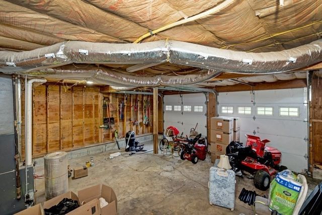 260 Shag Bark Rd, Taunton, MA 02780