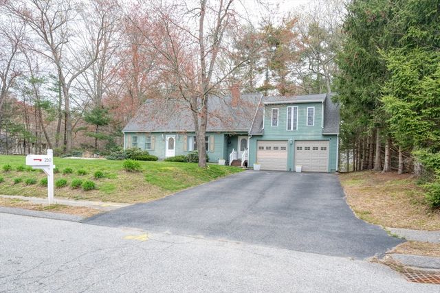 260 Shag Bark Rd, Taunton, MA 02780