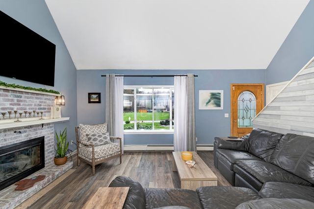 260 Shag Bark Rd, Taunton, MA 02780
