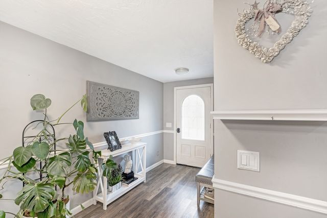260 Shag Bark Rd, Taunton, MA 02780