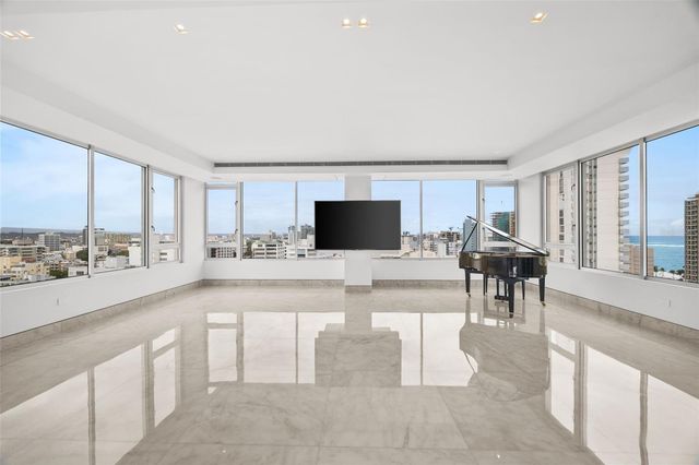 1351 MAGADALENA PH, San Juan, PR 00907