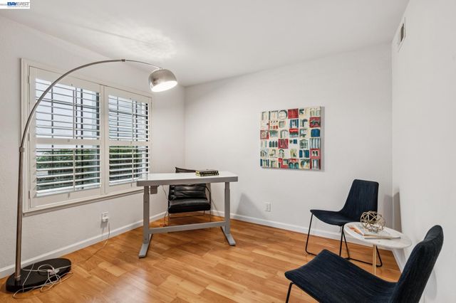 1129 Clarke Ln, Alameda, CA 94502