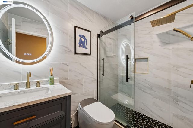 1129 Clarke Ln, Alameda, CA 94502