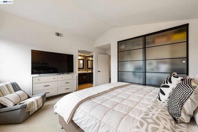 1129 Clarke Ln, Alameda, CA 94502