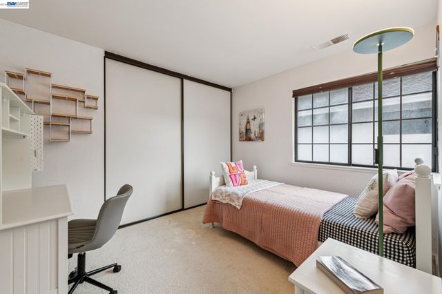 1129 Clarke Ln, Alameda, CA 94502