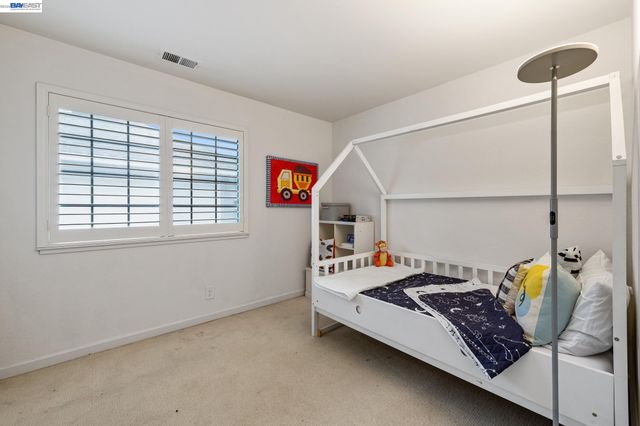 1129 Clarke Ln, Alameda, CA 94502