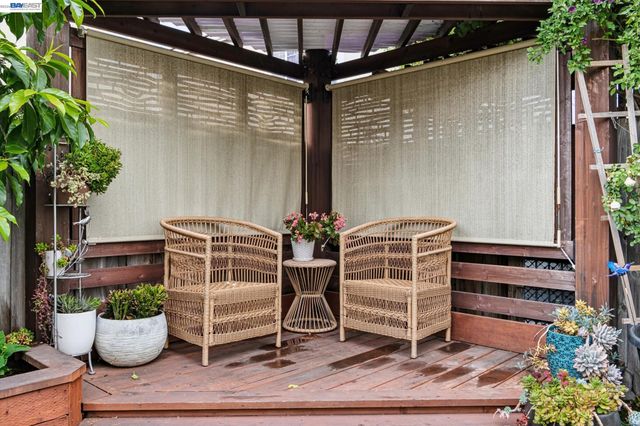 1129 Clarke Ln, Alameda, CA 94502