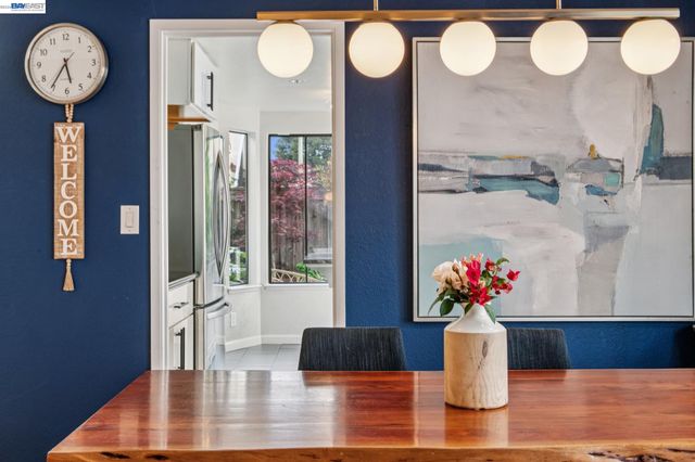 1129 Clarke Ln, Alameda, CA 94502