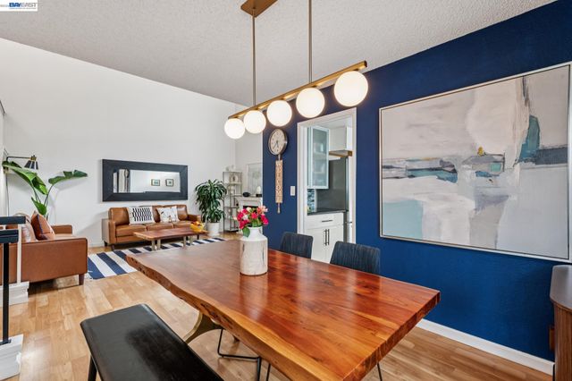 1129 Clarke Ln, Alameda, CA 94502