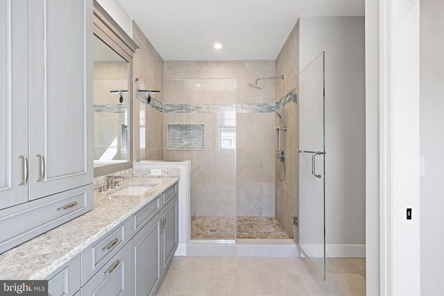 316 LIBERTY AVE, Beach Haven, NJ 08008