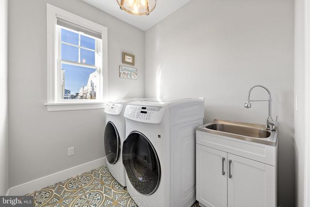 316 LIBERTY AVE, Beach Haven, NJ 08008