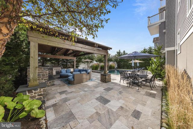 316 LIBERTY AVE, Beach Haven, NJ 08008