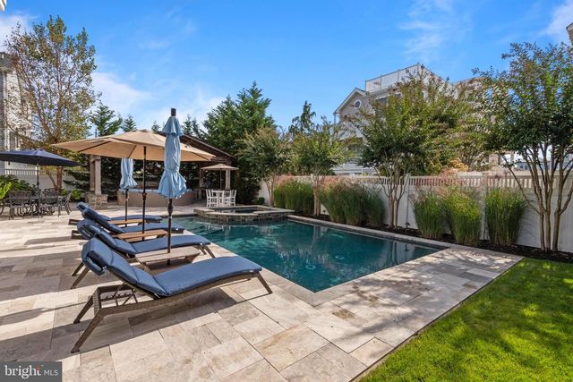 316 LIBERTY AVE, Beach Haven, NJ 08008