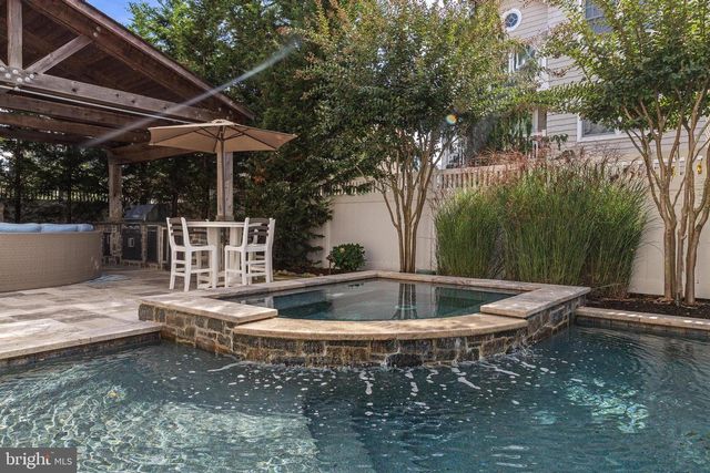 316 LIBERTY AVE, Beach Haven, NJ 08008