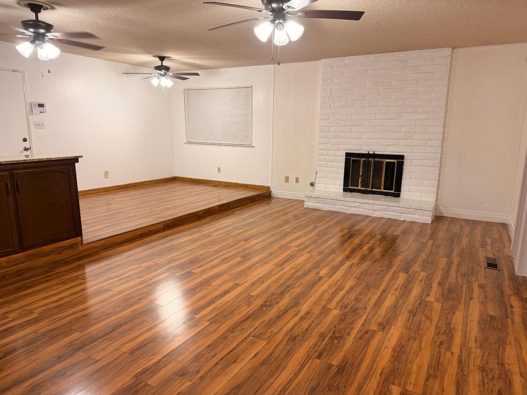 Image 6 of property listing at 3177 E Tenaya Way, Fresno, CA 93710