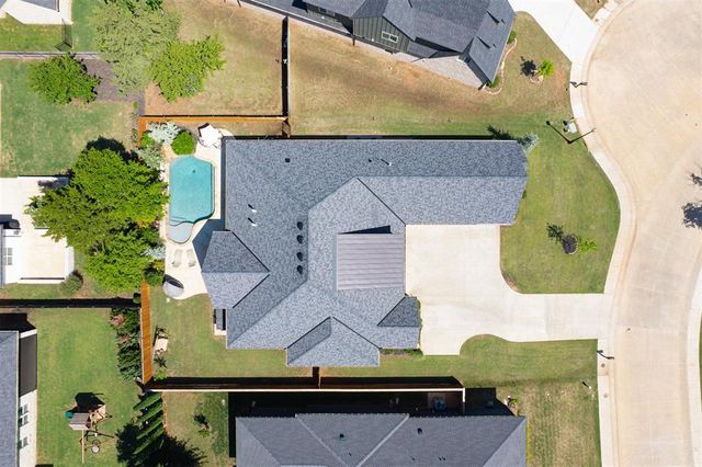 1325 Gateway Bridge Road, Edmond, OK 73034