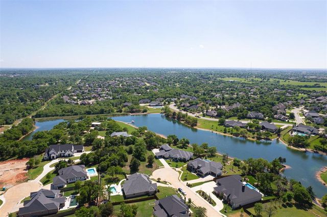 1325 Gateway Bridge Road, Edmond, OK 73034