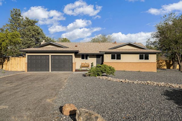 1119 Patricia Circle NW, Corrales, NM 87048