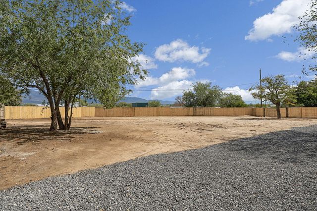 1119 Patricia Circle NW, Corrales, NM 87048