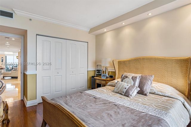 21205 Yacht Club Dr 2405+DEN, Aventura, FL 33180