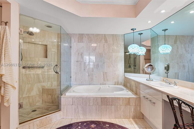 21205 Yacht Club Dr 2405+DEN, Aventura, FL 33180