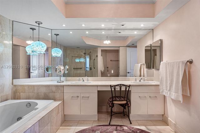 21205 Yacht Club Dr 2405+DEN, Aventura, FL 33180