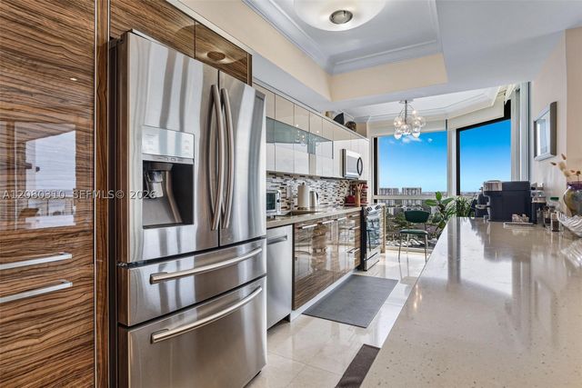 21205 Yacht Club Dr 2405+DEN, Aventura, FL 33180