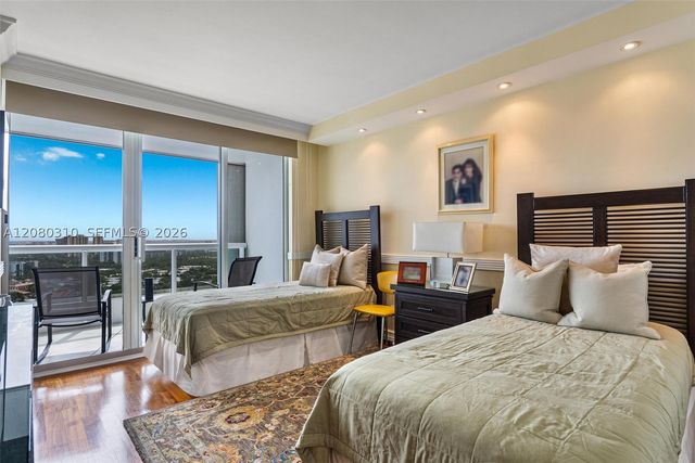 21205 Yacht Club Dr 2405+DEN, Aventura, FL 33180
