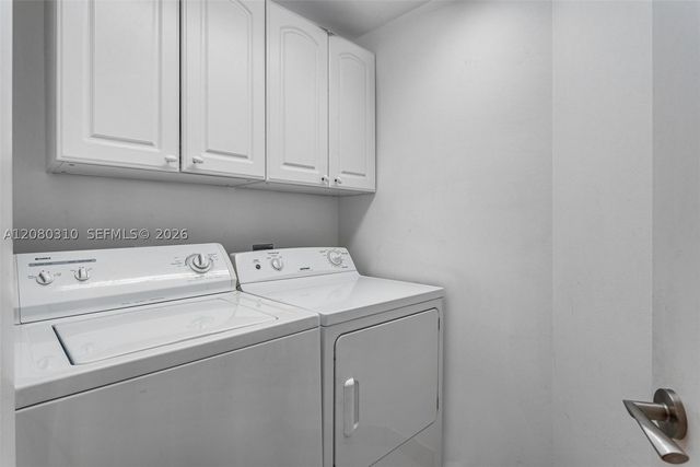 21205 Yacht Club Dr 2405+DEN, Aventura, FL 33180