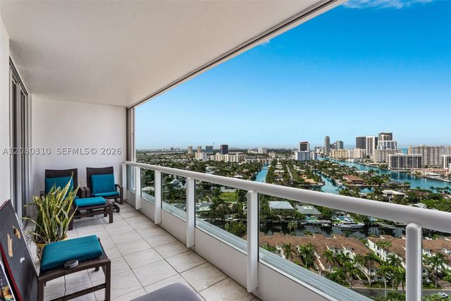 21205 Yacht Club Dr 2405+DEN, Aventura, FL 33180