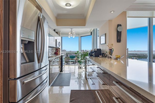 21205 Yacht Club Dr 2405+DEN, Aventura, FL 33180