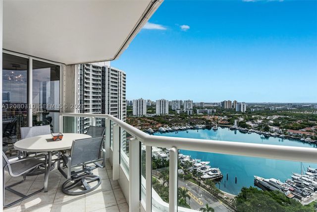 21205 Yacht Club Dr 2405+DEN, Aventura, FL 33180