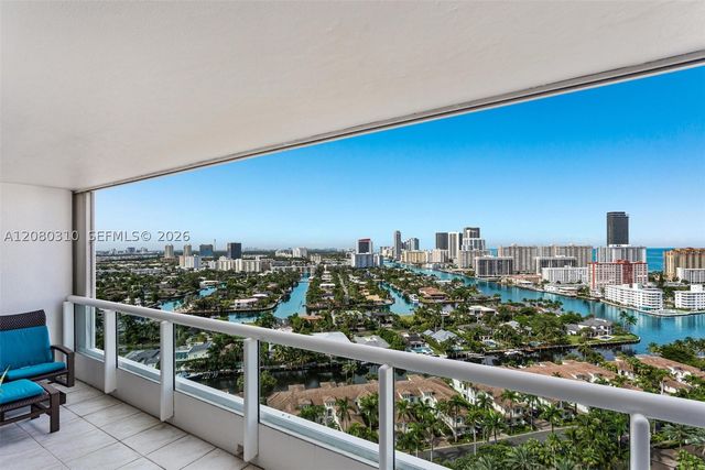 21205 Yacht Club Dr 2405+DEN, Aventura, FL 33180