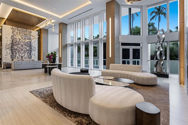 21205 Yacht Club Dr 2405+DEN, Aventura, FL 33180