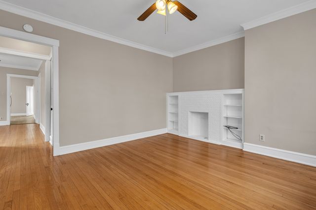 6138 N Meade Avenue, Chicago, IL 60646