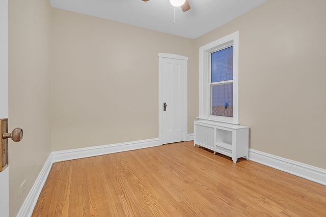 6138 N Meade Avenue, Chicago, IL 60646