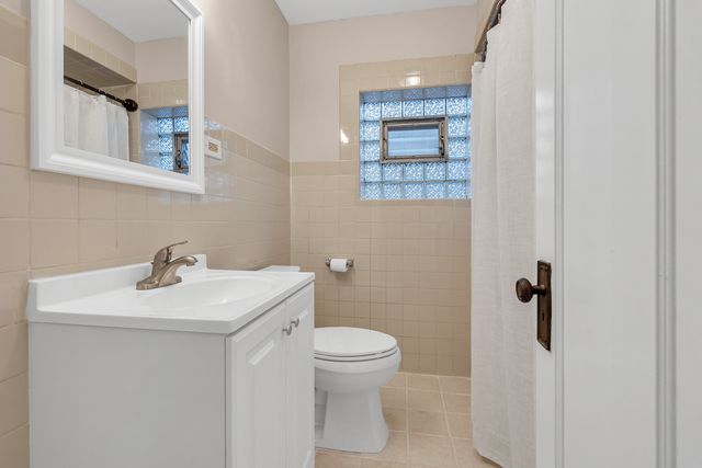 6138 N Meade Avenue, Chicago, IL 60646