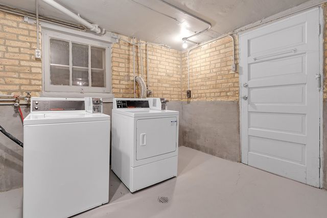 6138 N Meade Avenue, Chicago, IL 60646