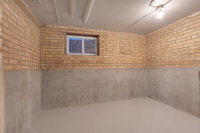 6138 N Meade Avenue, Chicago, IL 60646