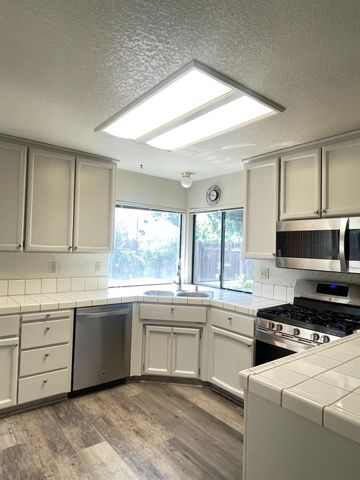 8224 Northam Dr, Antelope, CA 95843