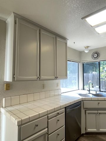 8224 Northam Dr, Antelope, CA 95843