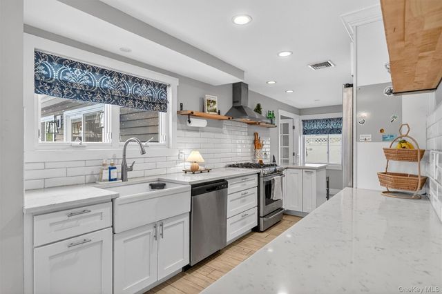 18 Lambert Lane, New Rochelle, NY 10804