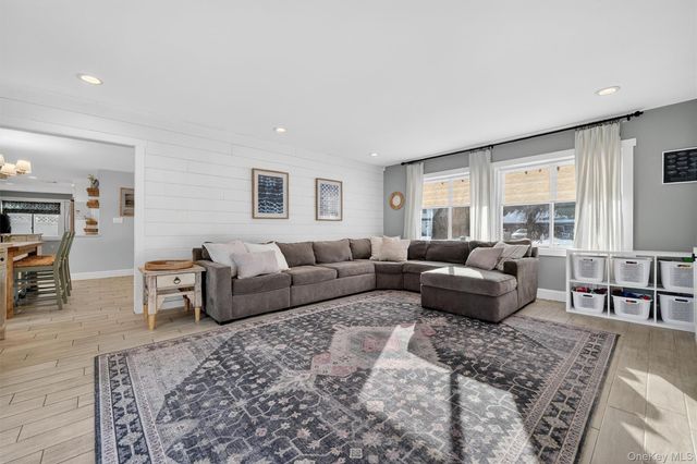 18 Lambert Lane, New Rochelle, NY 10804