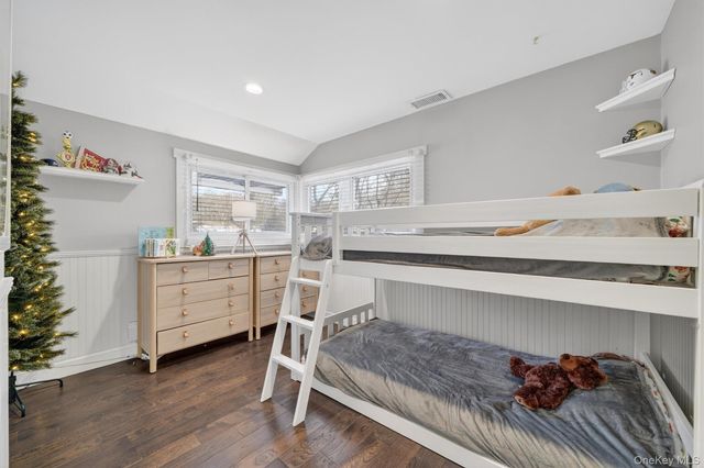 18 Lambert Lane, New Rochelle, NY 10804