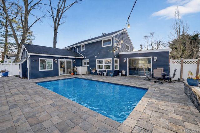 18 Lambert Lane, New Rochelle, NY 10804