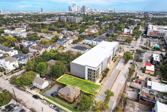 1826 Richmond Avenue, Houston, TX 77098