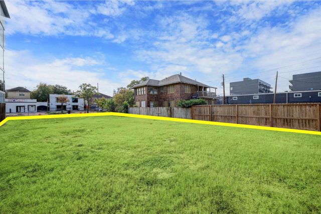 1826 Richmond Avenue, Houston, TX 77098