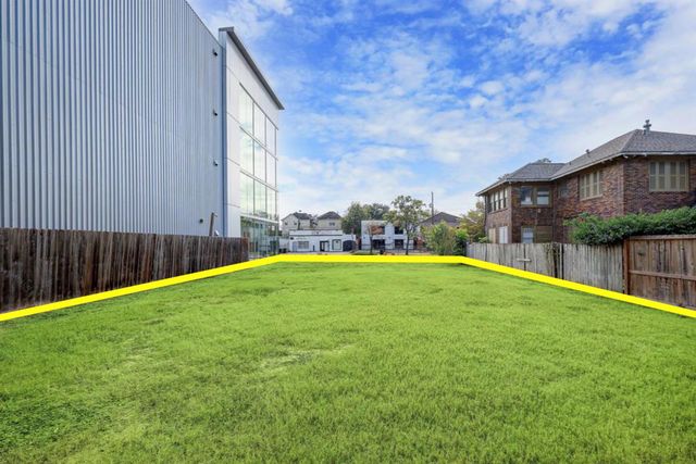 1826 Richmond Avenue, Houston, TX 77098